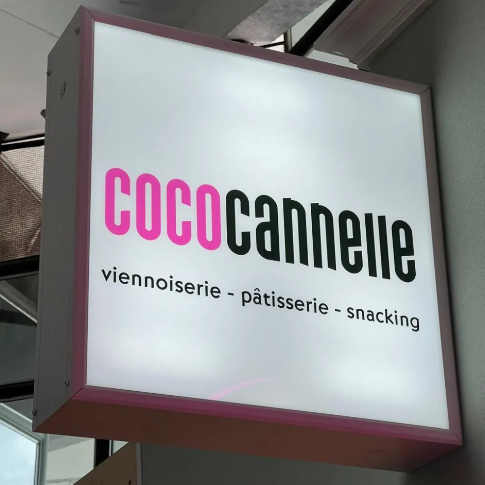 enseigne-drapeau-empreinte-locale-coco-cannelle